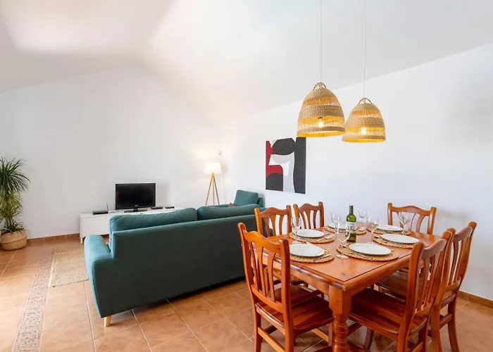 Christine By Villa Tías