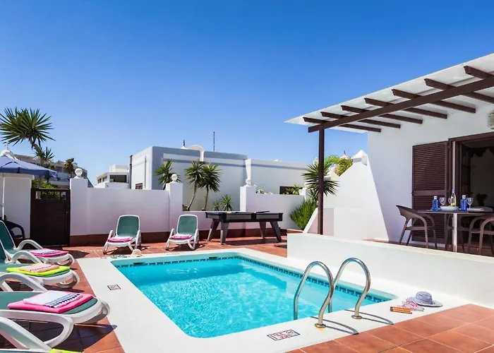 Christine By * Tías